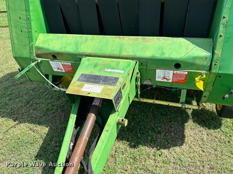 image for item ML9063 1991 John Deere 535  round baler