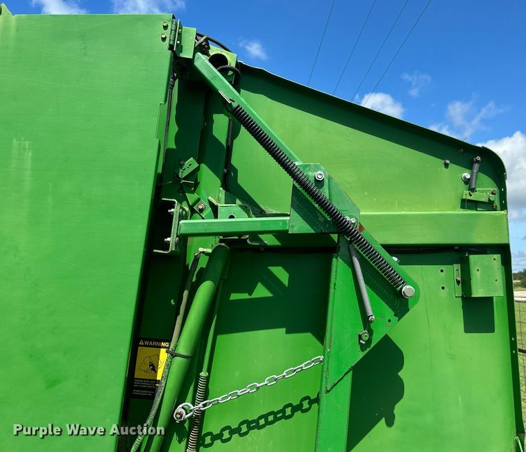 image for item ML9063 1991 John Deere 535  round baler