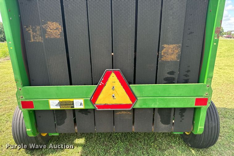 image for item ML9063 1991 John Deere 535  round baler