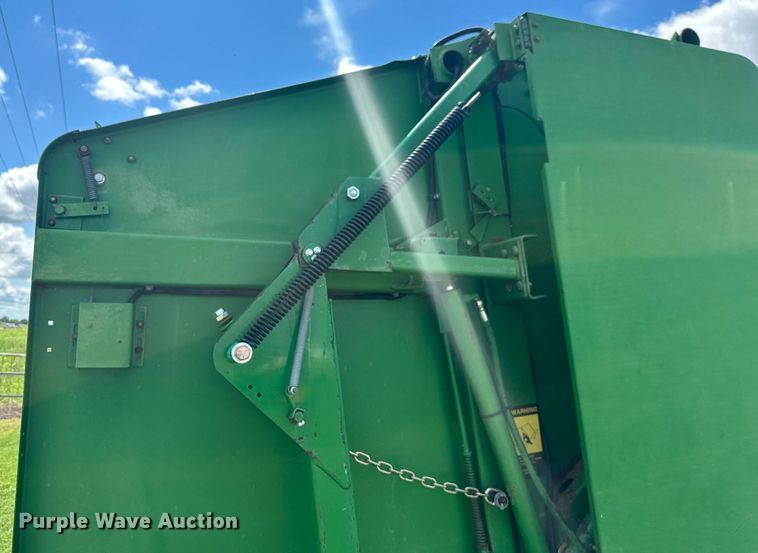 image for item ML9063 1991 John Deere 535  round baler