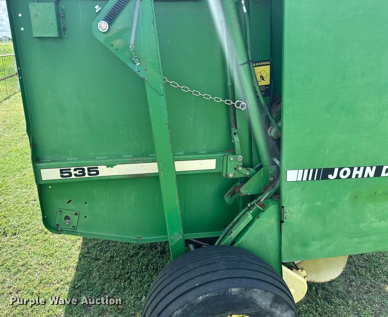 image for item ML9063 1991 John Deere 535  round baler