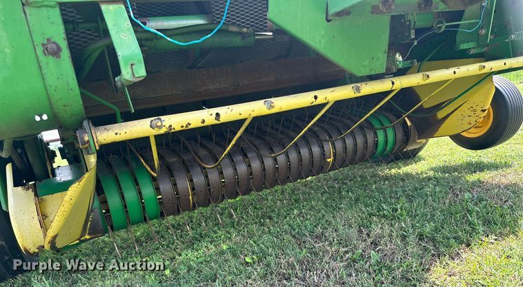 image for item ML9063 1991 John Deere 535  round baler