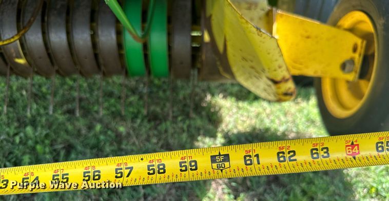 image for item ML9063 1991 John Deere 535  round baler