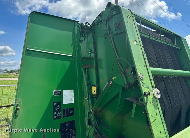 image for item ML9063 1991 John Deere 535  round baler