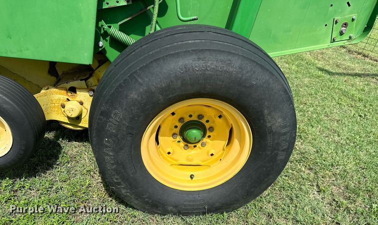 image for item ML9063 1991 John Deere 535  round baler