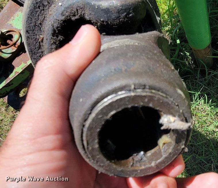 image for item ML9063 1991 John Deere 535  round baler