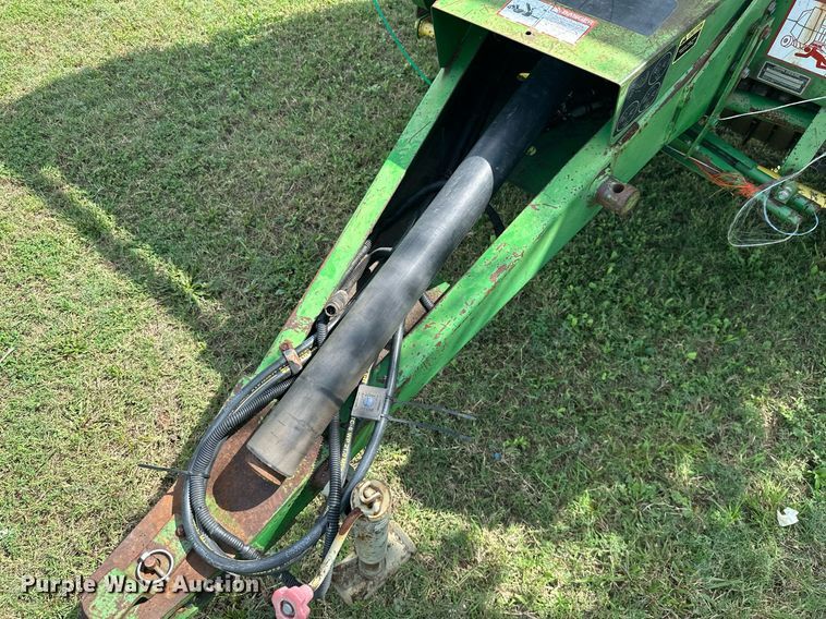 image for item ML9064 1991 John Deere 435  round baler