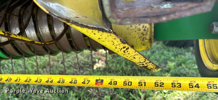 image for item ML9064 1991 John Deere 435  round baler