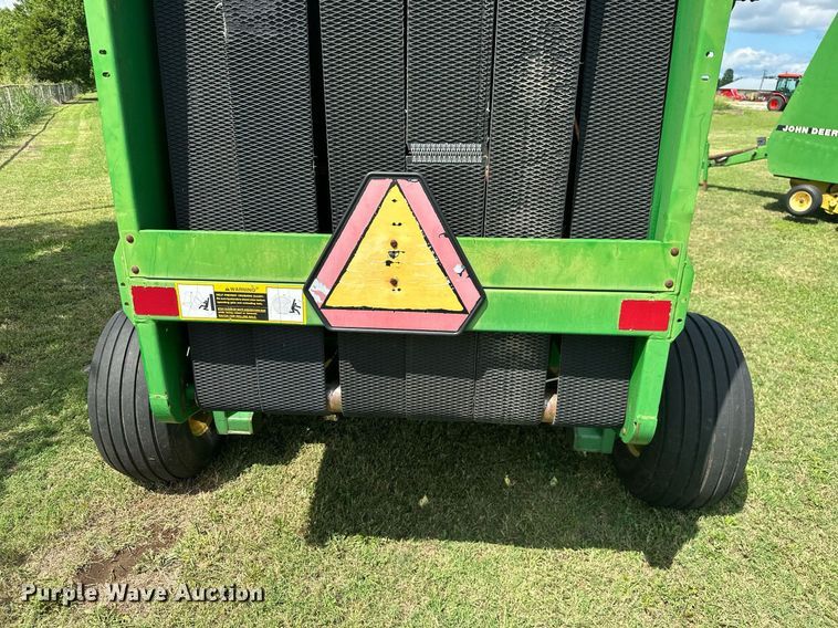 image for item ML9064 1991 John Deere 435  round baler