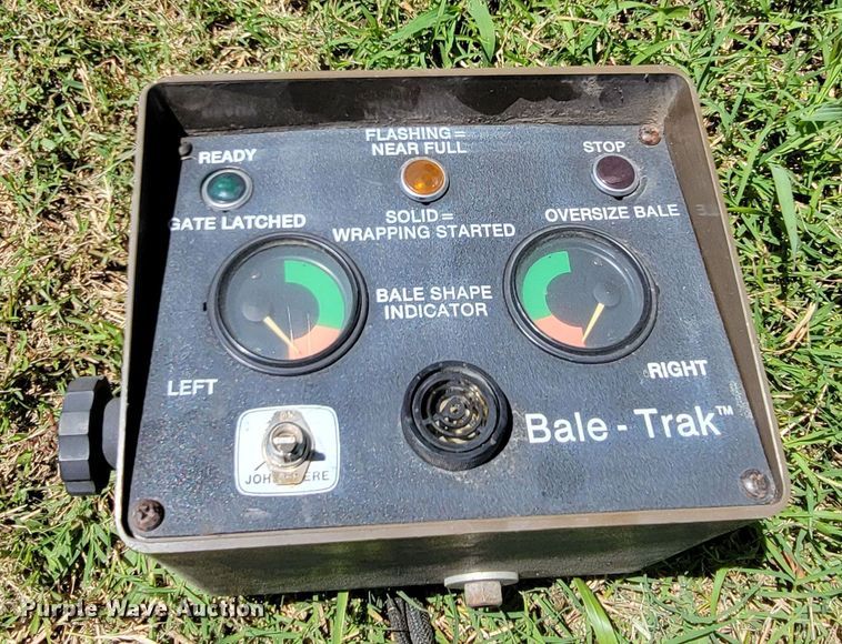 image for item ML9064 1991 John Deere 435  round baler