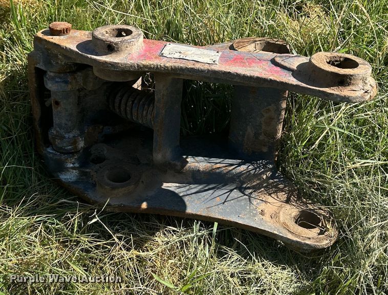 image for item NM9367 2004 Caterpillar  quick coupler