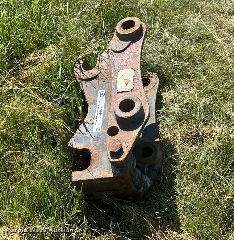 image for item NM9367 2004 Caterpillar  quick coupler