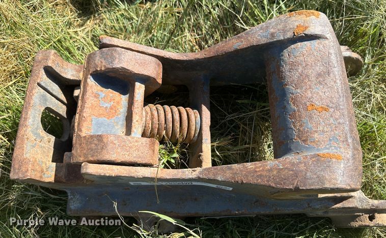 image for item NM9367 2004 Caterpillar  quick coupler