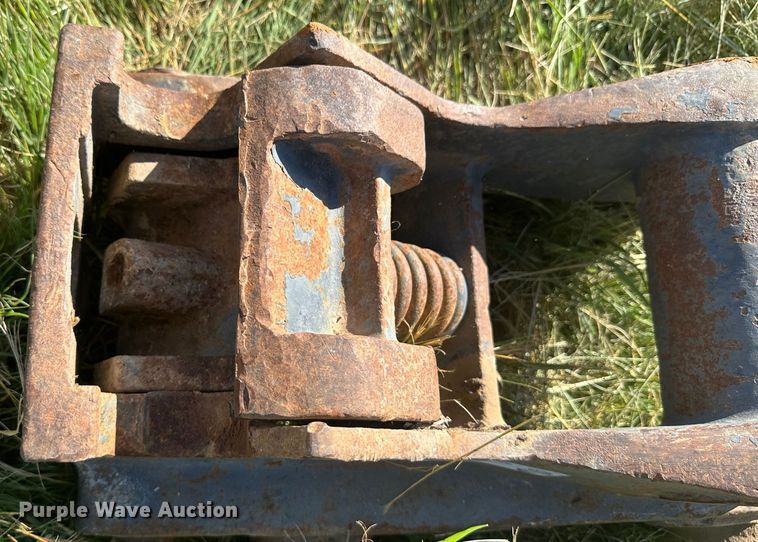 image for item NM9367 2004 Caterpillar  quick coupler