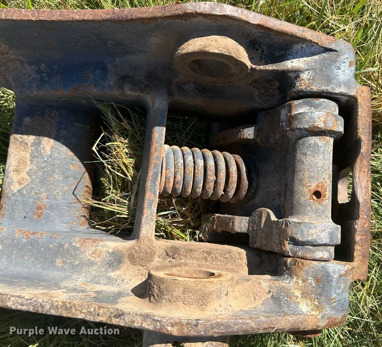 image for item NM9367 2004 Caterpillar  quick coupler