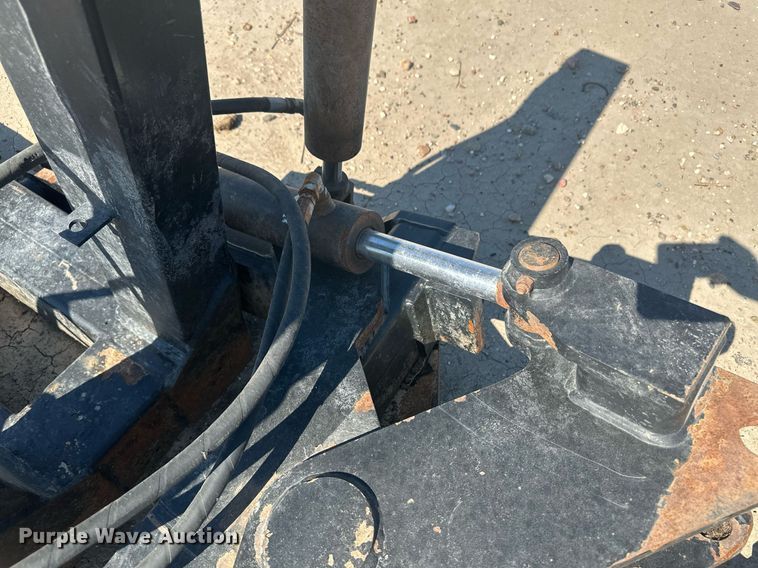 image for item NM9391 Leon's M2530  12'W dozer blade