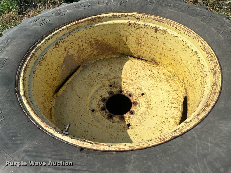 image for item NM9452 1976 John Deere 4630  HFWD tractor