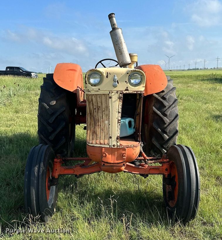 image for item NP9864 1961 Case 930  Tractor