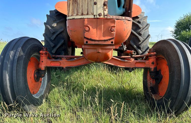 image for item NP9864 1961 Case 930  Tractor