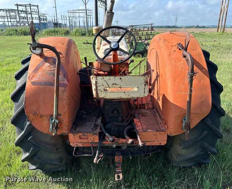 image for item NP9864 1961 Case 930  Tractor