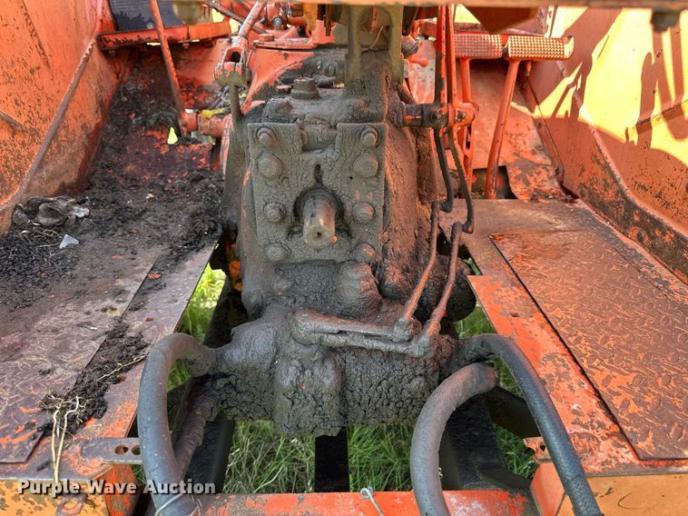 image for item NP9864 1961 Case 930  Tractor