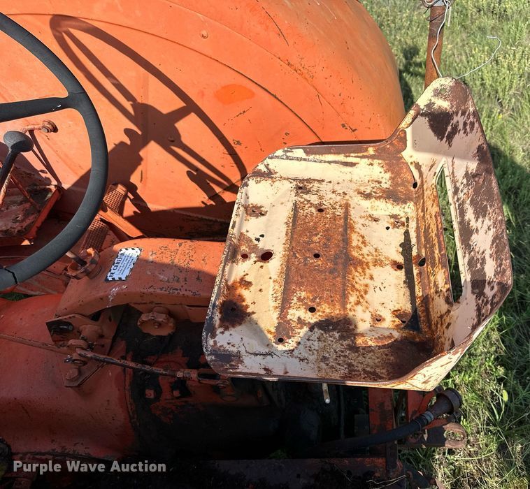 image for item NP9864 1961 Case 930  Tractor