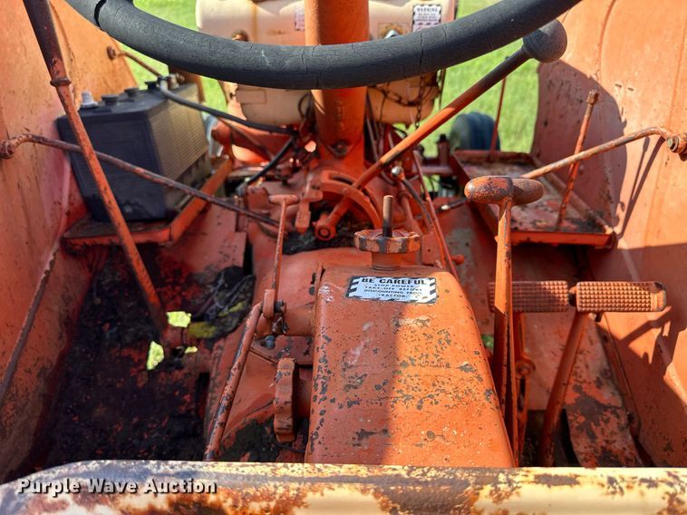 image for item NP9864 1961 Case 930  Tractor