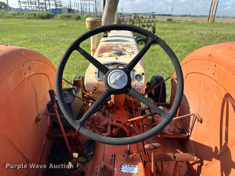 image for item NP9864 1961 Case 930  Tractor