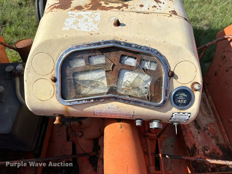 image for item NP9864 1961 Case 930  Tractor