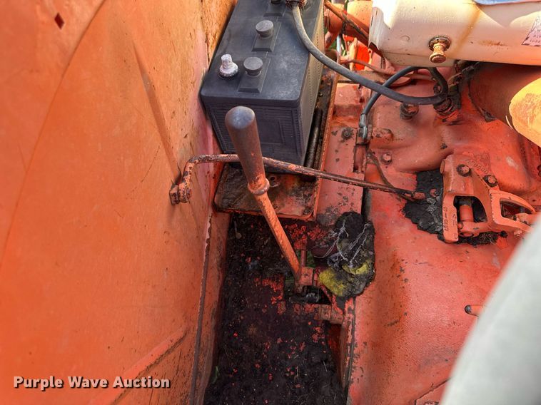 image for item NP9864 1961 Case 930  Tractor