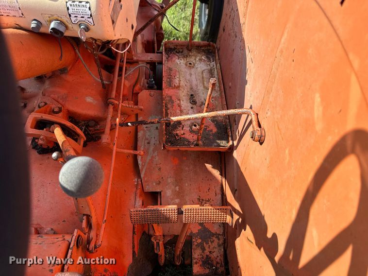 image for item NP9864 1961 Case 930  Tractor