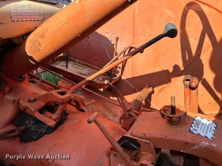 image for item NP9864 1961 Case 930  Tractor