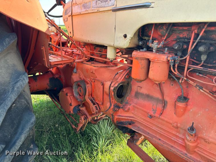 image for item NP9864 1961 Case 930  Tractor