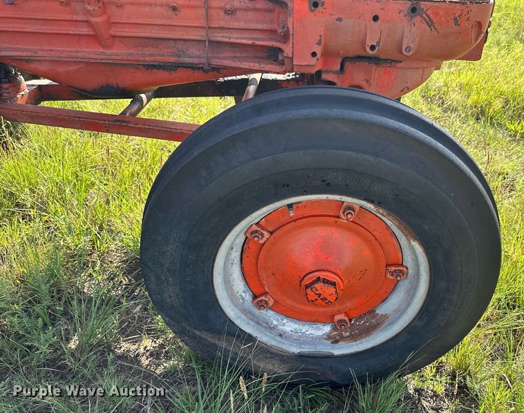 image for item NP9864 1961 Case 930  Tractor