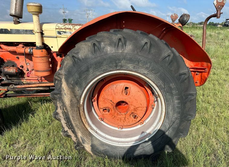 image for item NP9864 1961 Case 930  Tractor