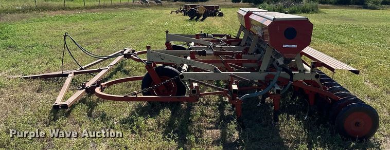 image for item NP9897 Lillston Melron 284  grain drill