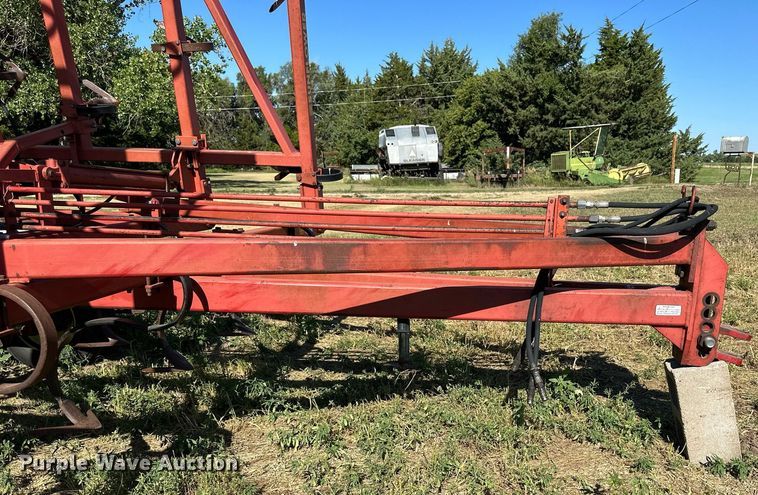 image for item NP9899 Sunflower 5331-32  field cultivator