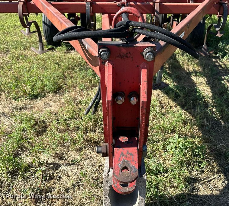 image for item NP9899 Sunflower 5331-32  field cultivator