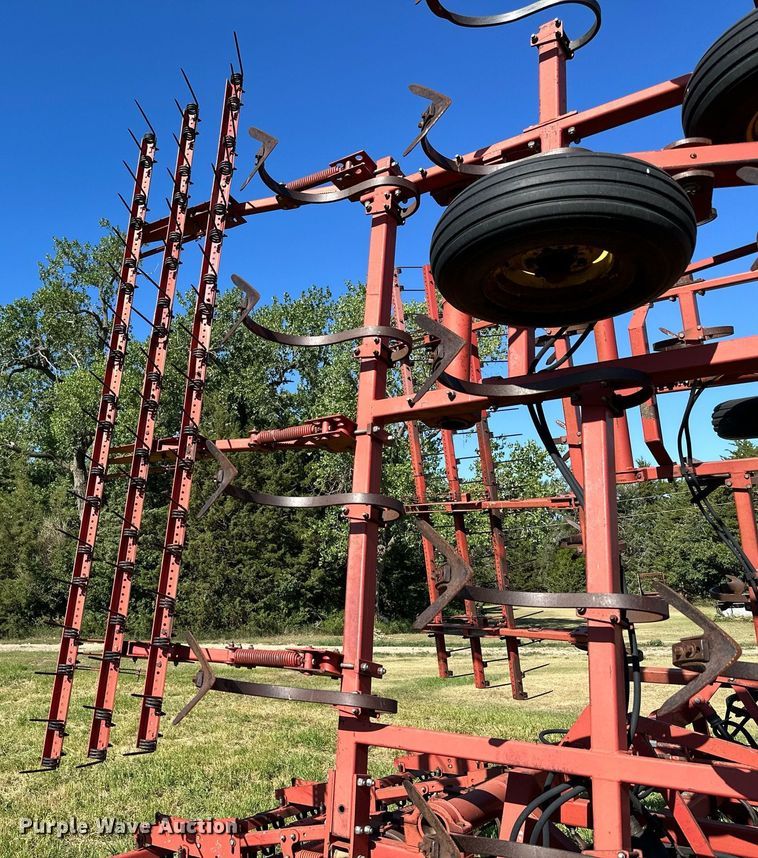 image for item NP9899 Sunflower 5331-32  field cultivator