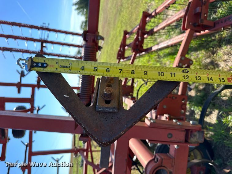 image for item NP9899 Sunflower 5331-32  field cultivator