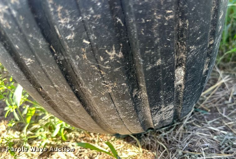 image for item NP9899 Sunflower 5331-32  field cultivator