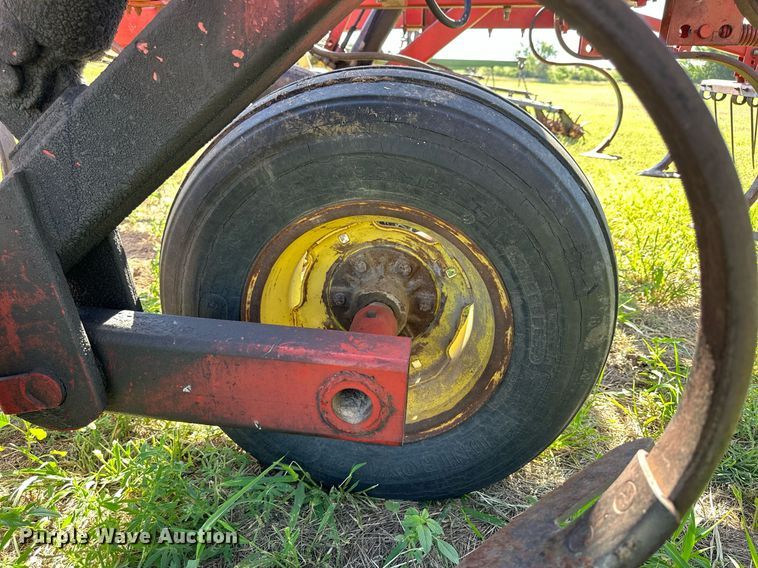 image for item NP9899 Sunflower 5331-32  field cultivator