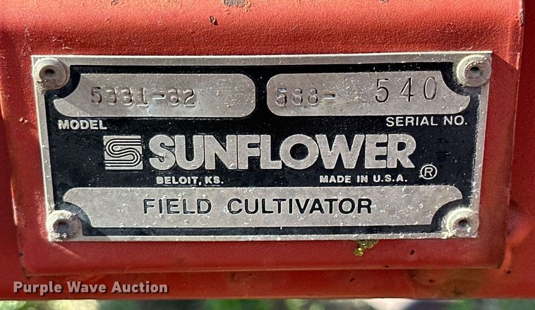 image for item NP9899 Sunflower 5331-32  field cultivator