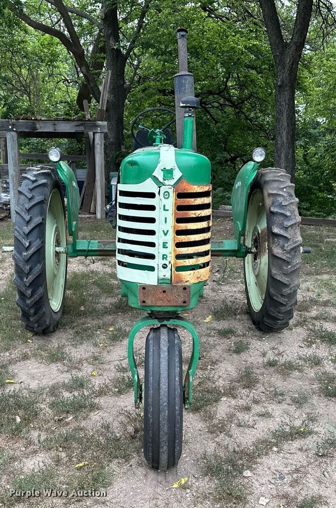 image for item NP9917 1959 Oliver 660  tractor