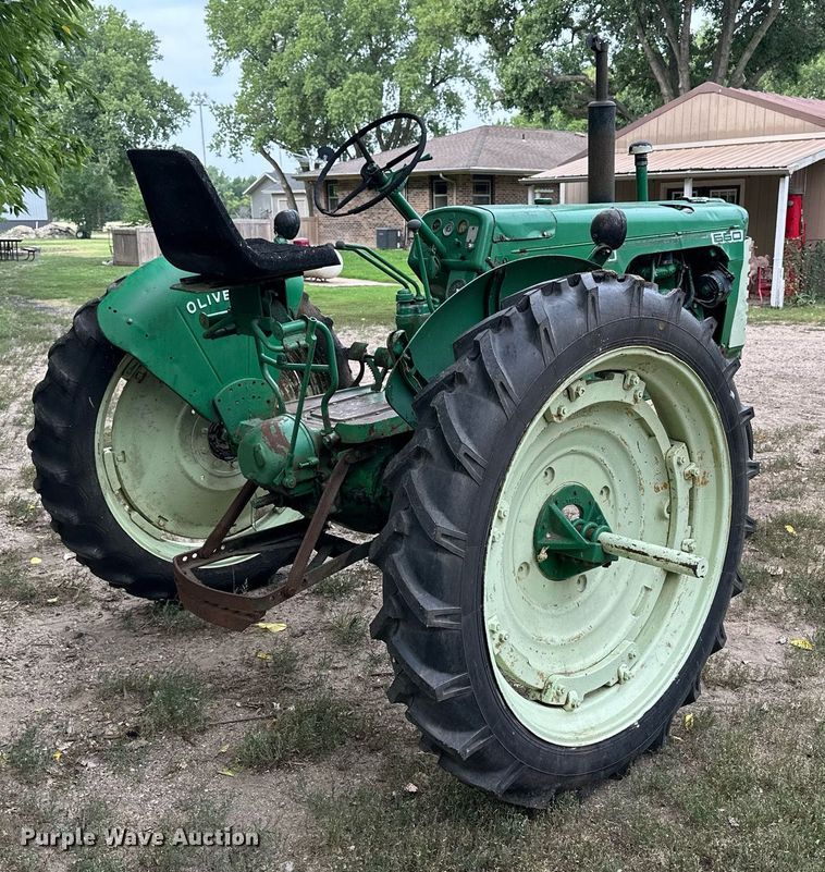 image for item NP9917 1959 Oliver 660  tractor