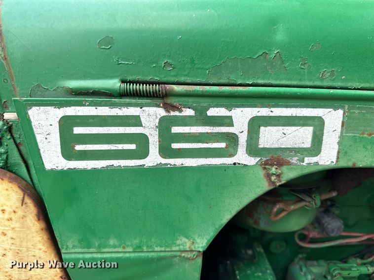 image for item NP9917 1959 Oliver 660  tractor