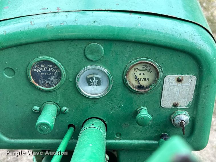 image for item NP9917 1959 Oliver 660  tractor