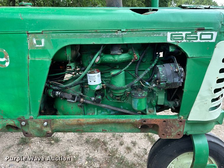 image for item NP9917 1959 Oliver 660  tractor