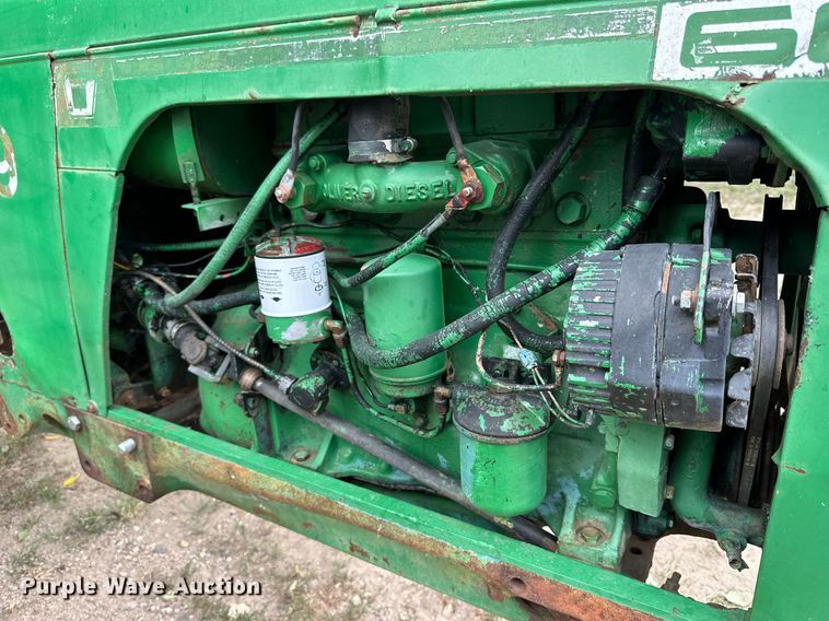 image for item NP9917 1959 Oliver 660  tractor