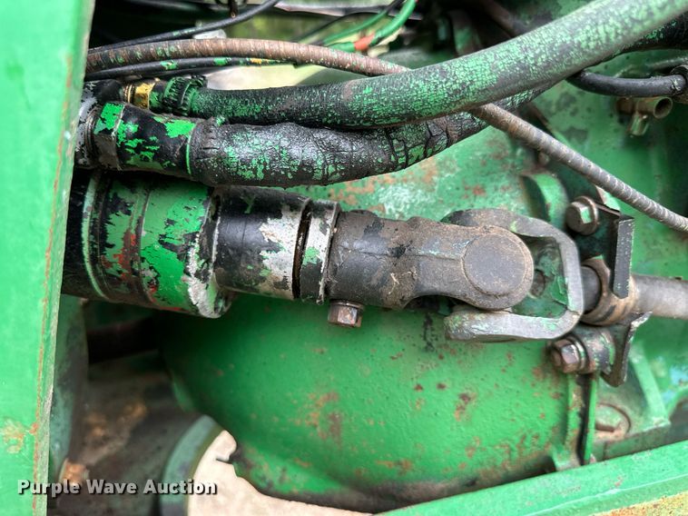 image for item NP9917 1959 Oliver 660  tractor